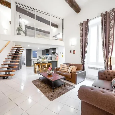 Homestay Quai Apartment *
